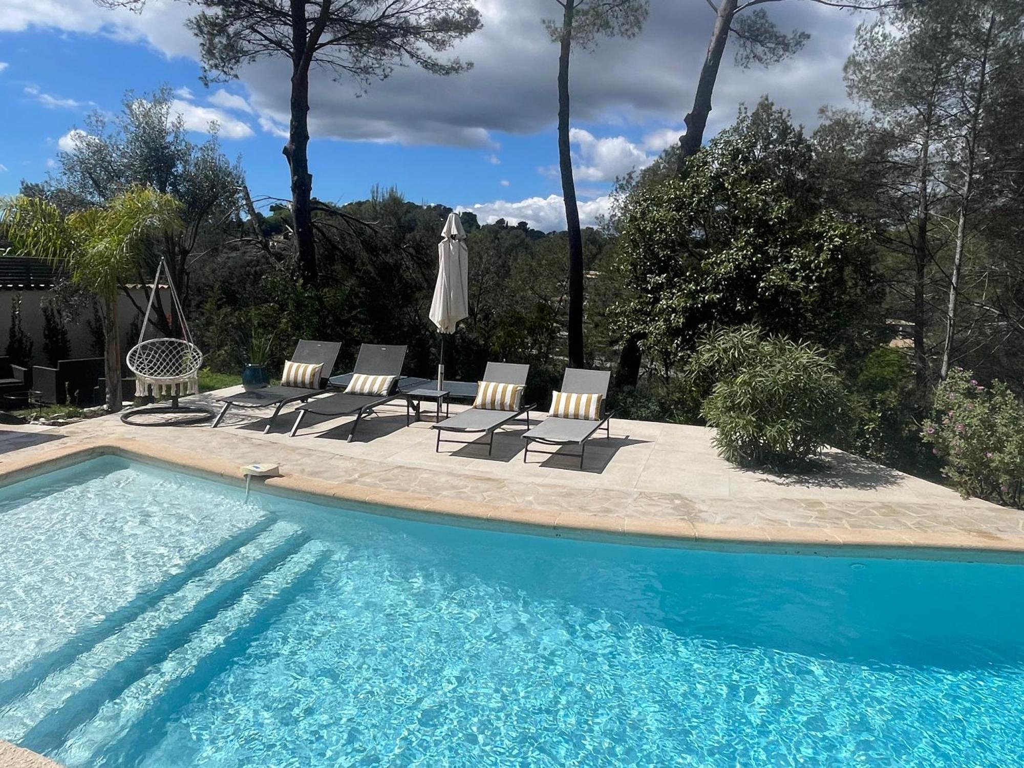 La Villa Des Carriers- Maison Avec Piscine Proche Mer Roquefort Les Pins Bagian luar foto