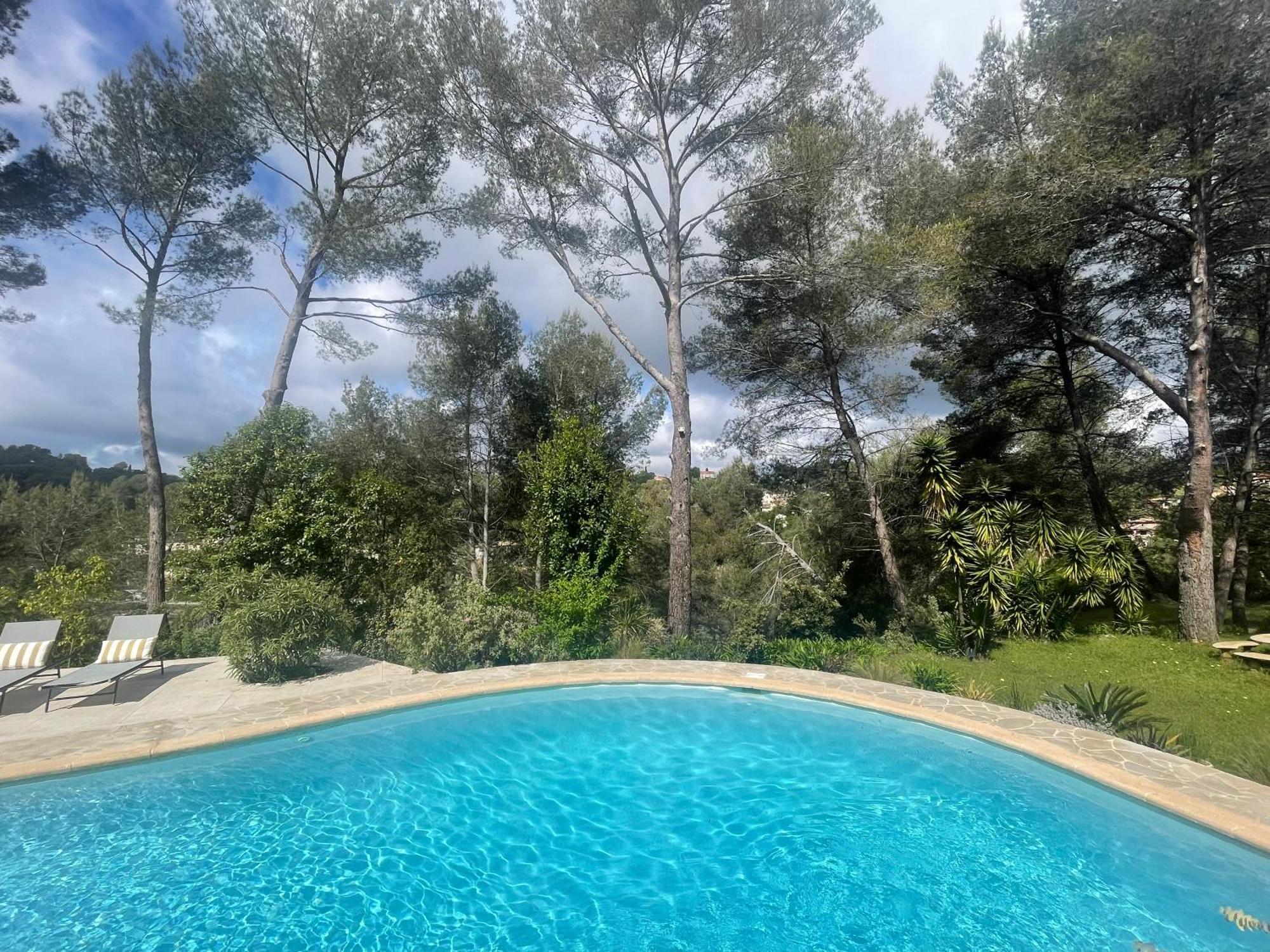 La Villa Des Carriers- Maison Avec Piscine Proche Mer Roquefort Les Pins Bagian luar foto